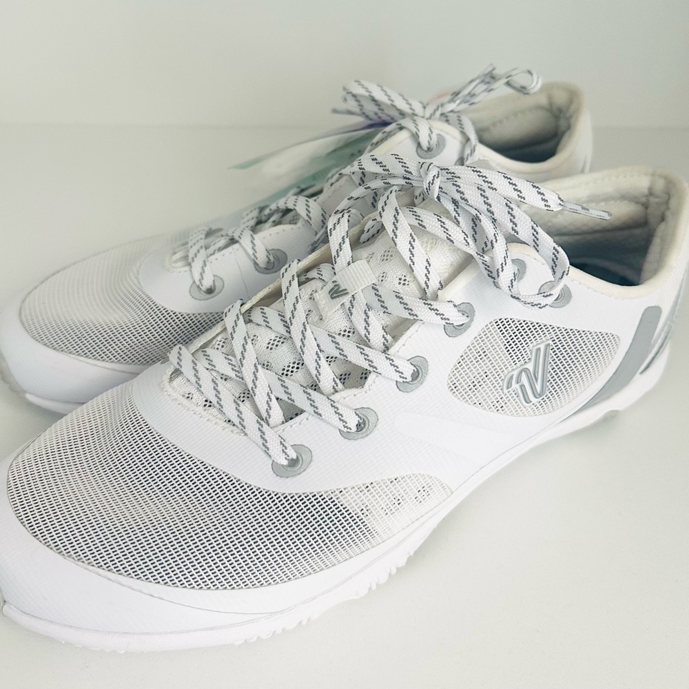 Varsity Ascend Air Sz 9.5 White and Gray Cheer Shoes
